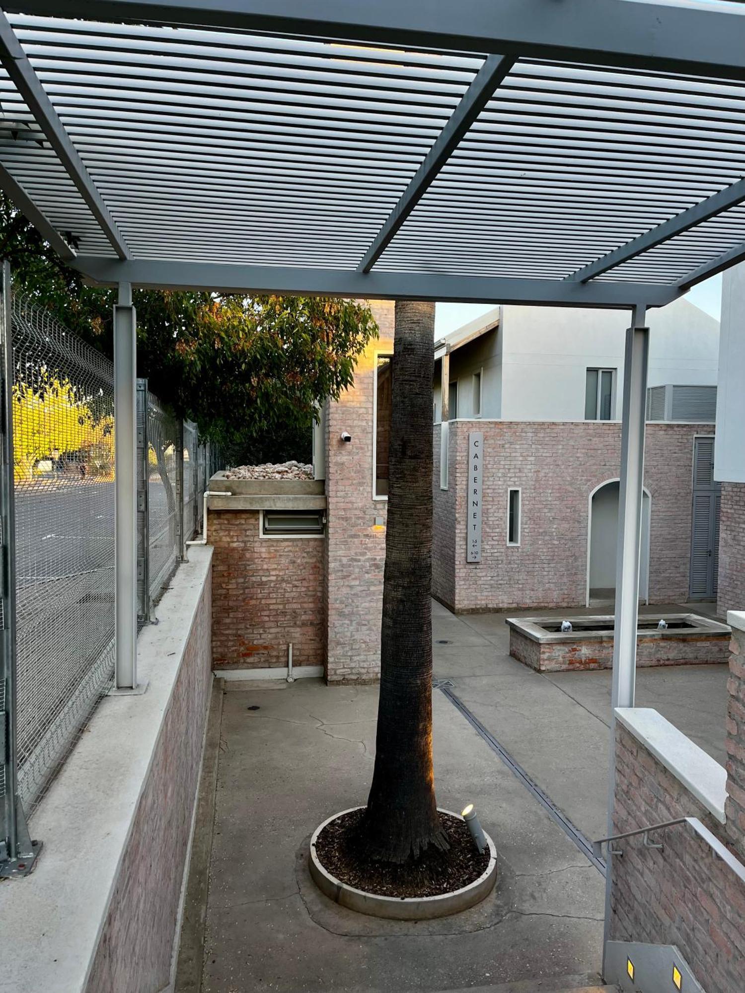 The Windhoek Luxury Suites Exteriör bild