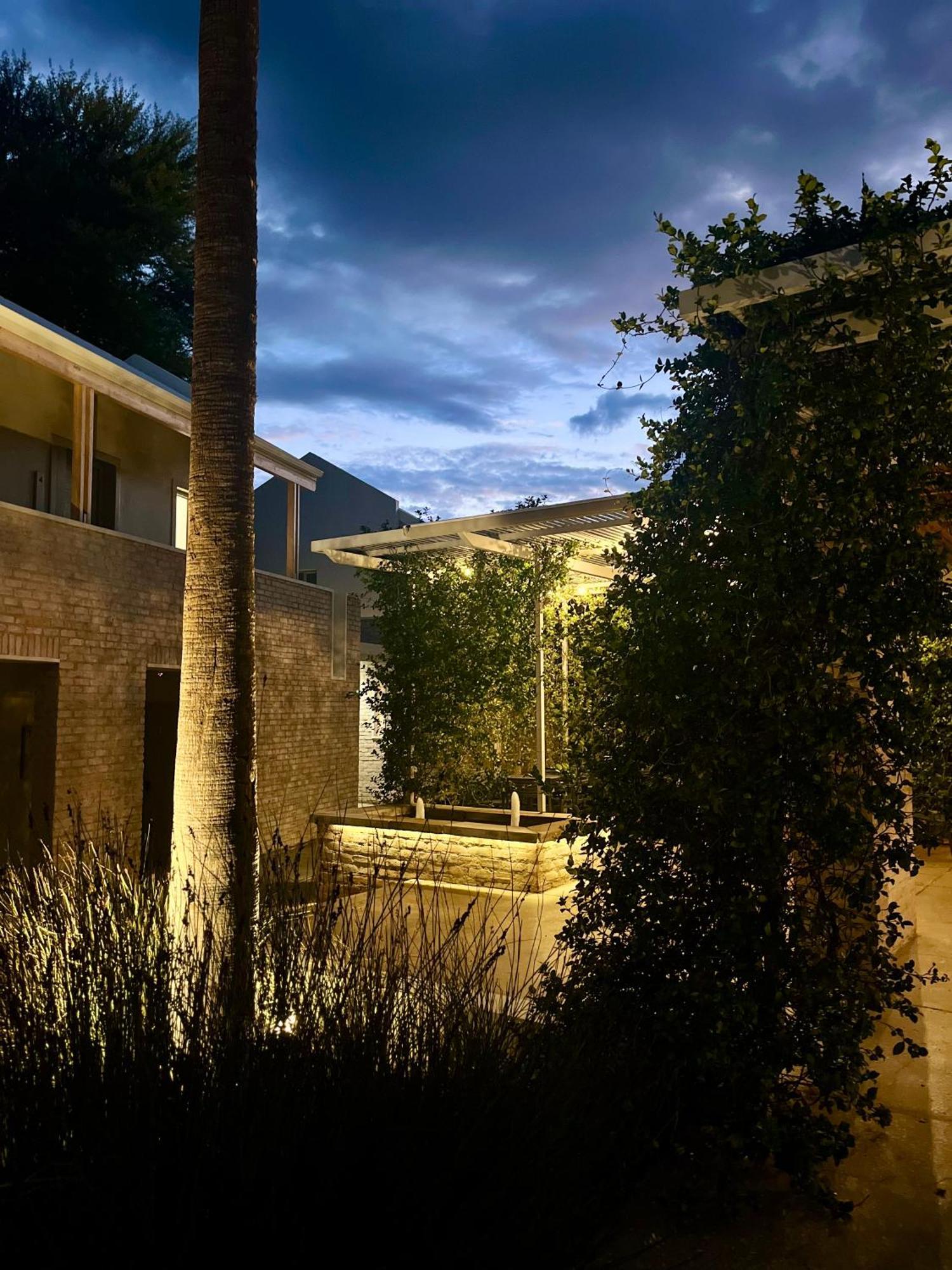 The Windhoek Luxury Suites Exteriör bild