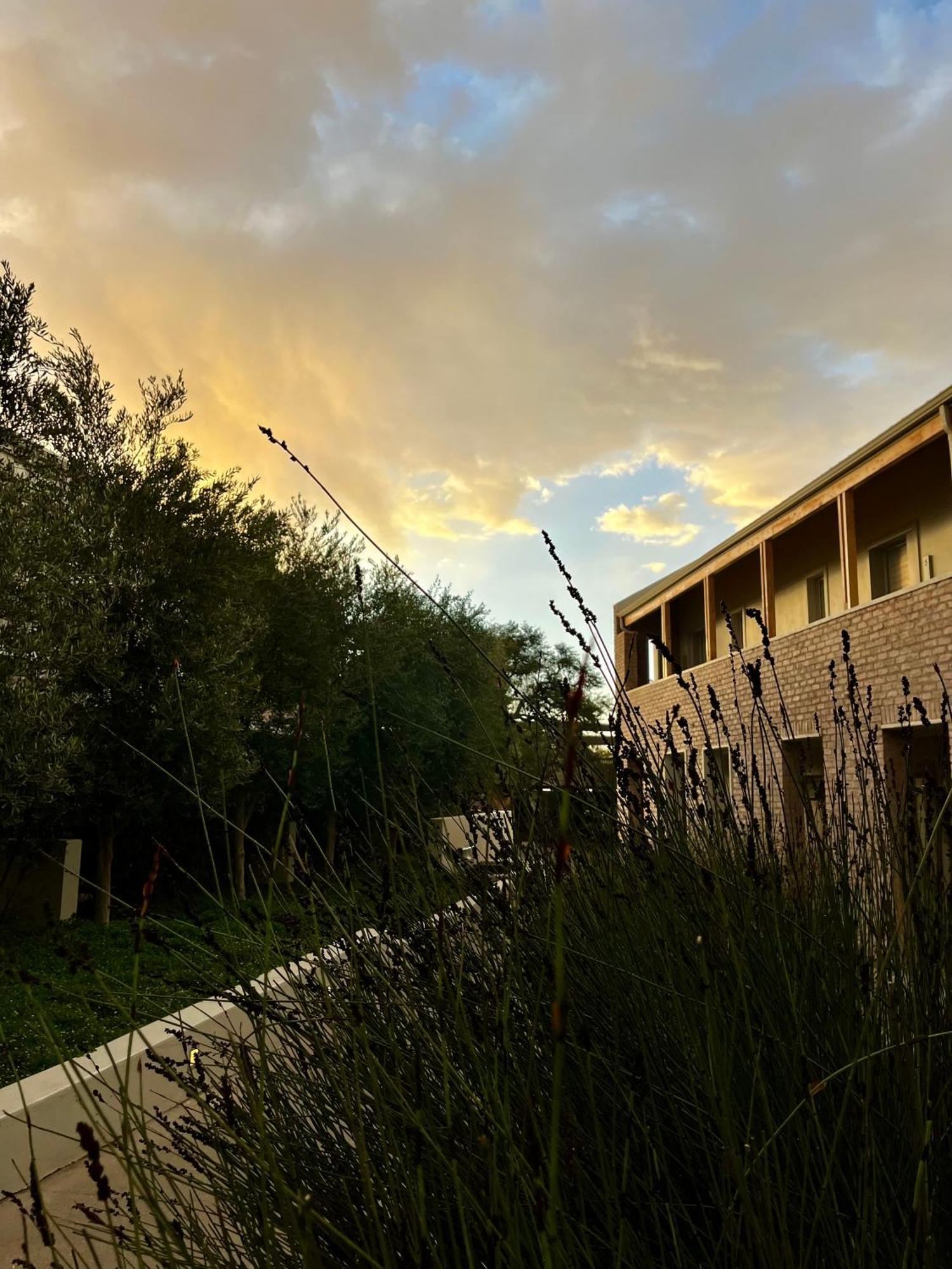 The Windhoek Luxury Suites Exteriör bild