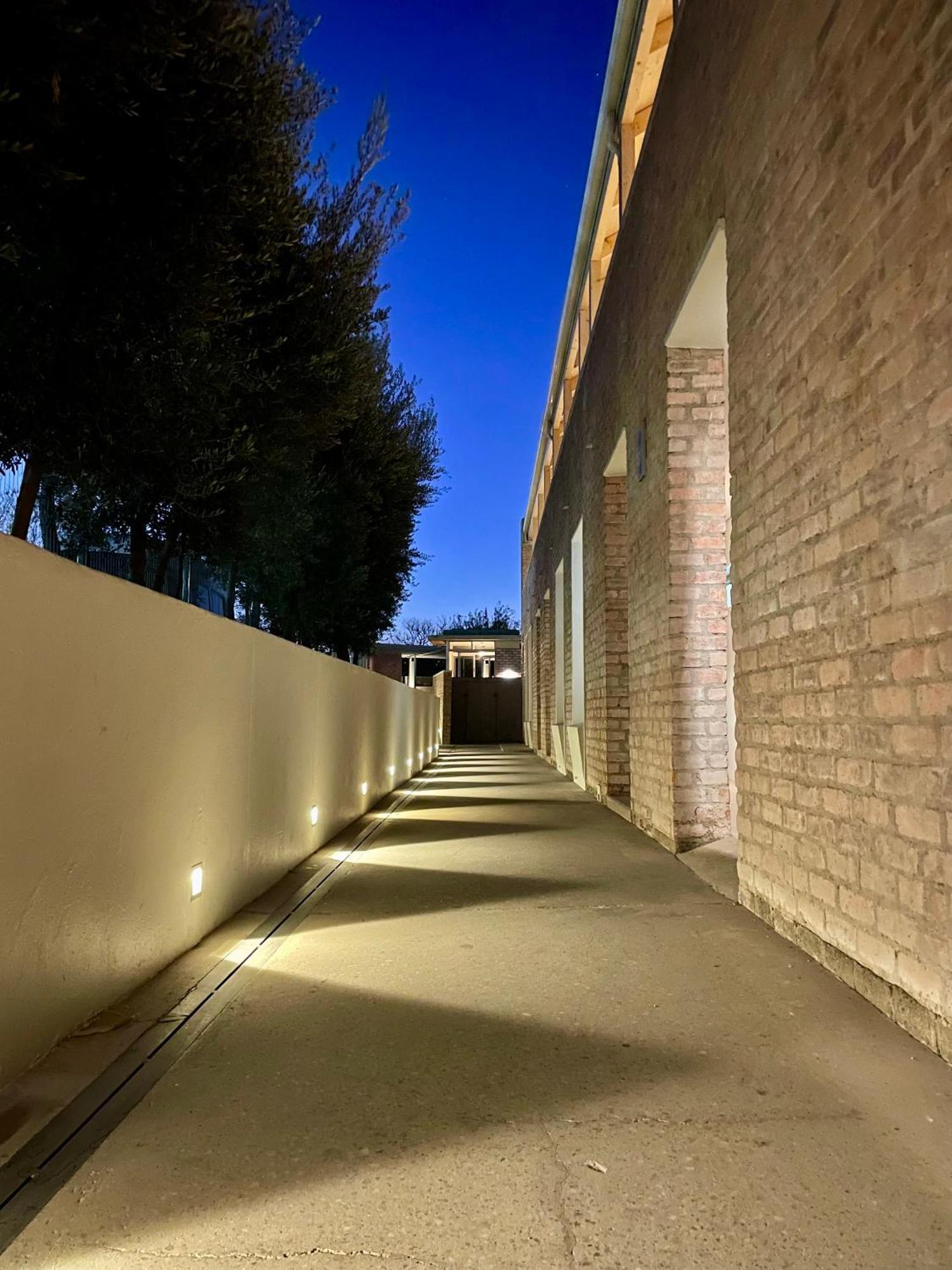 The Windhoek Luxury Suites Exteriör bild