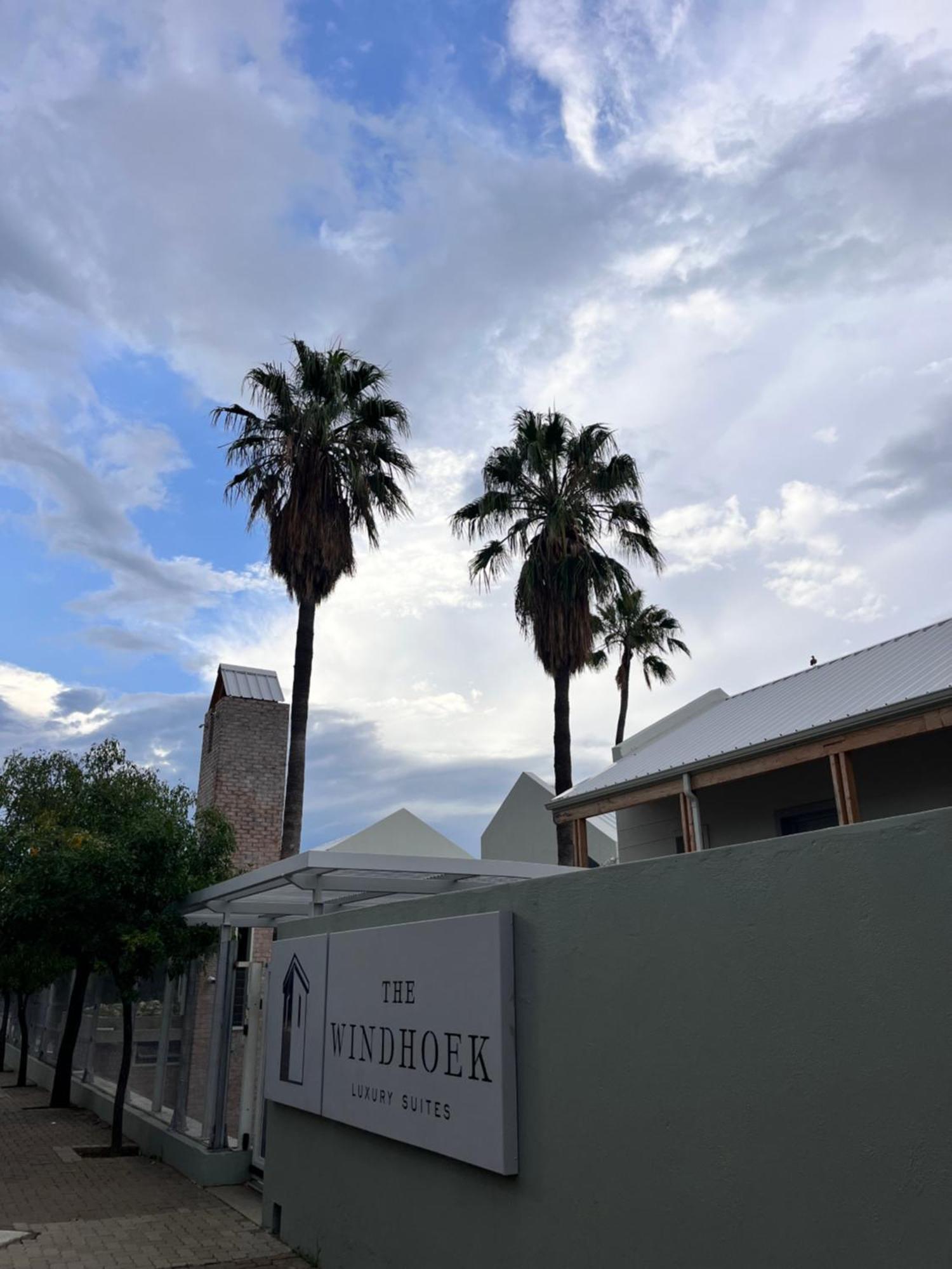 The Windhoek Luxury Suites Exteriör bild